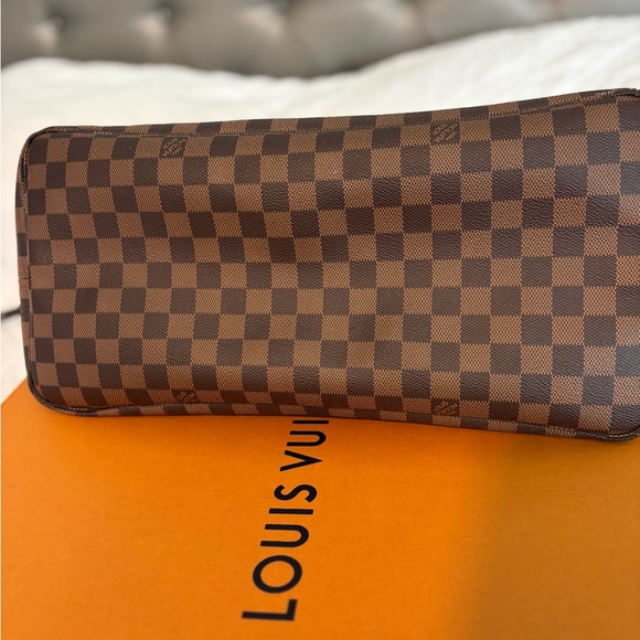 Louis Vuitton GM Brown Damier Ebene Tote Bag - Picture 3 of 13